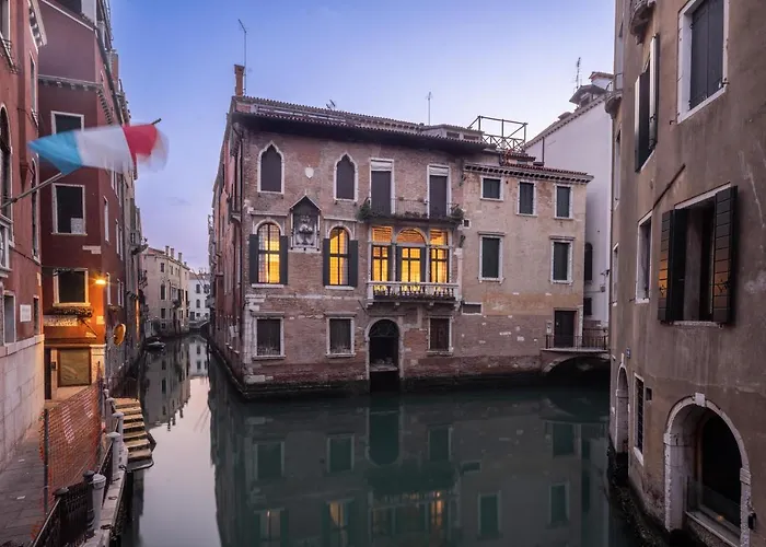 Palazzo Soranzo Noble Floor R&R